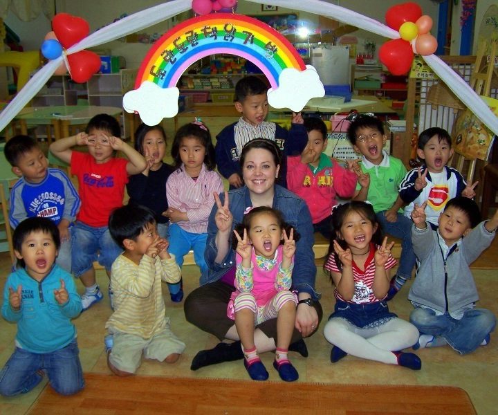 Shasta with Kindergarteners in South Korea.