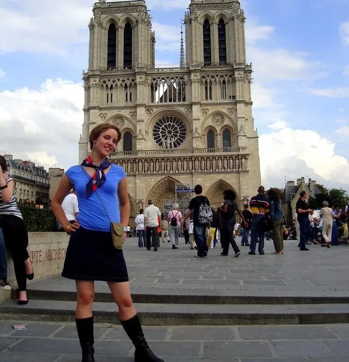 Kelly in Paris in 2008, looking very happy!