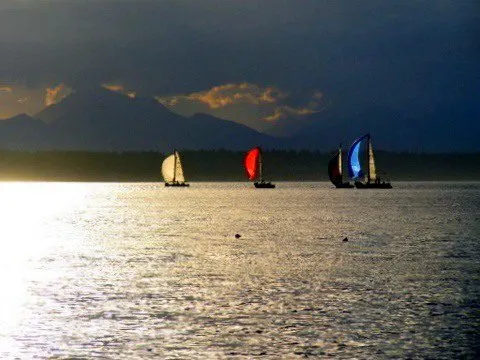 Sunshine on the water in Seattle, Washington.