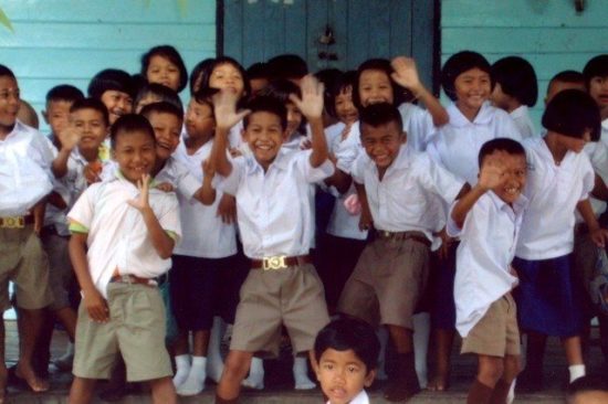 Thai students overjoyed to have volunteer teachers!