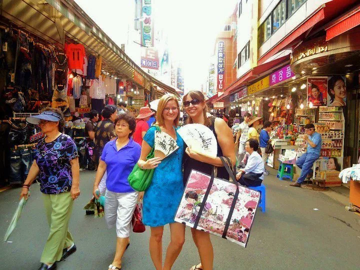 Lisa in Korea, jet-lagged and a bit lost in Naemundum Market.