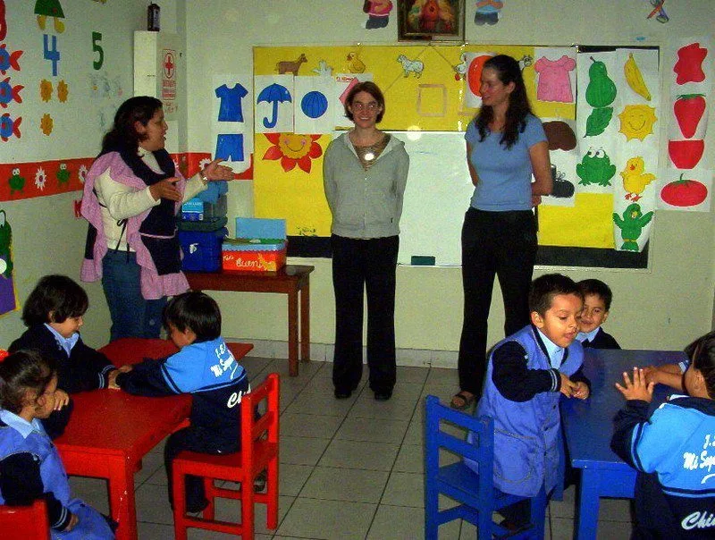 Gareth and her Boston colleague Lillie being introduced to an early childhood class in Chimbote, Peru.
