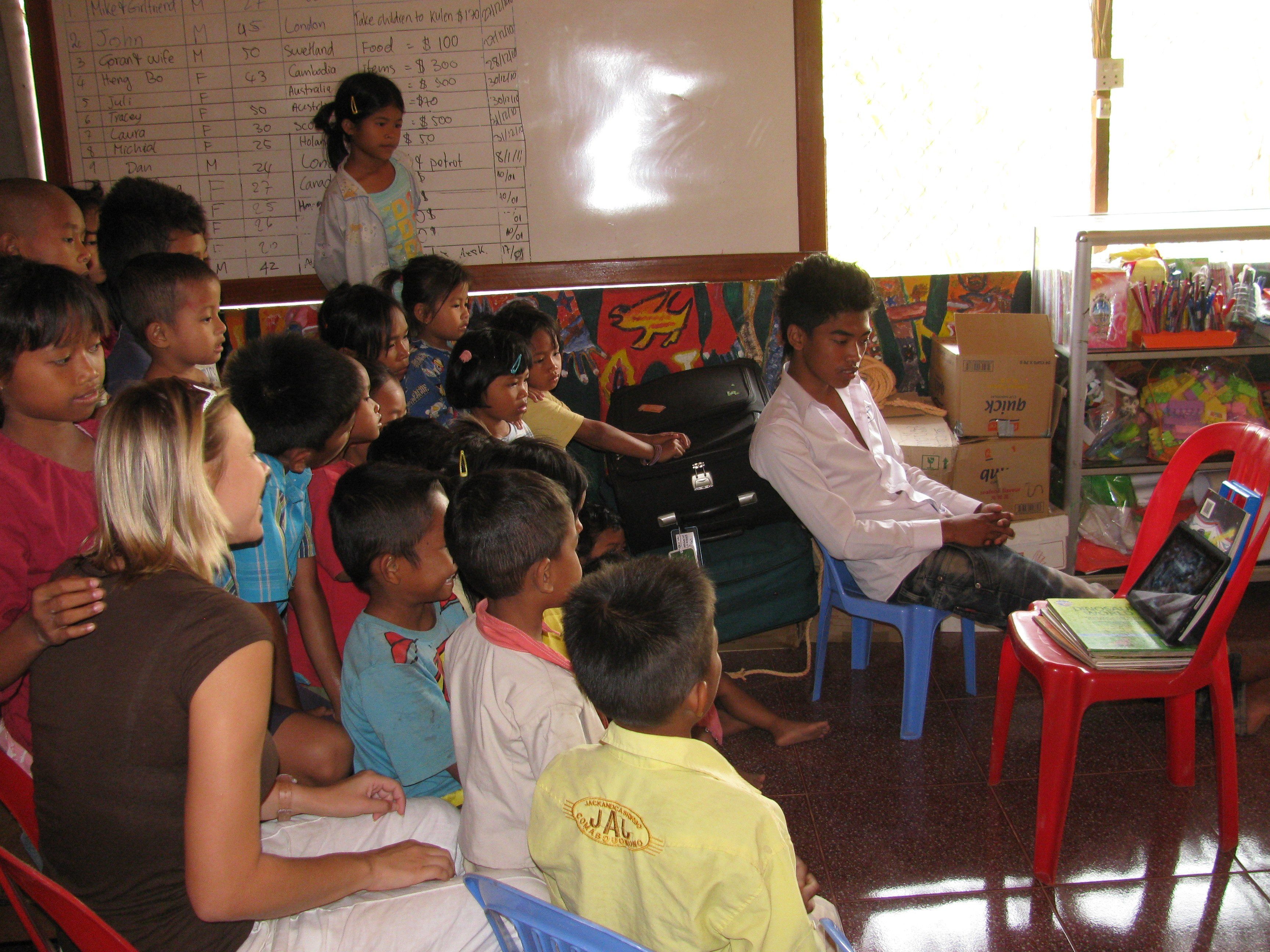 YOU could volunteer in this Siem Reap classroom, too!