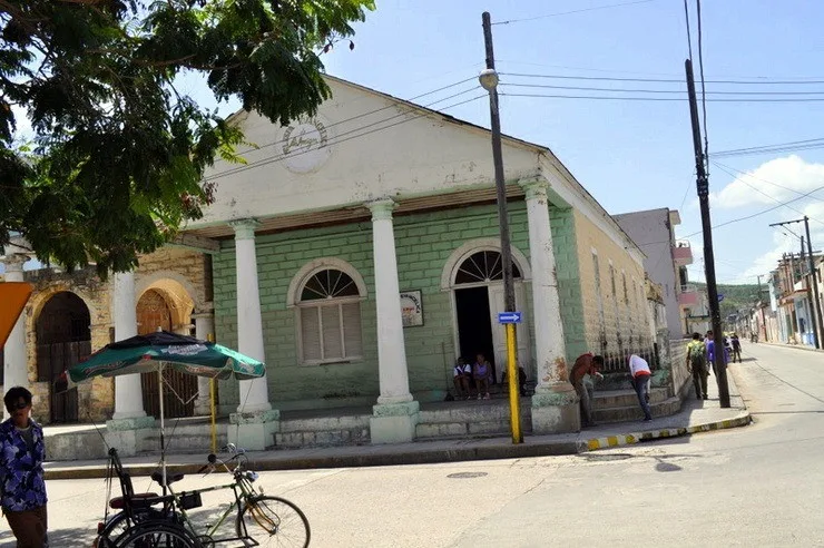 La Iglesia Evangelica de Los Amigos, the Quaker church in Holguin, Cuba.