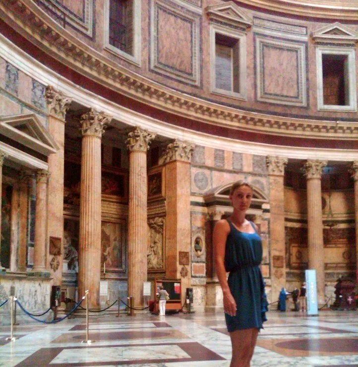 Tara at the Pantheon in Italy: Experiencing Rome while teaching about U.S. culture.
