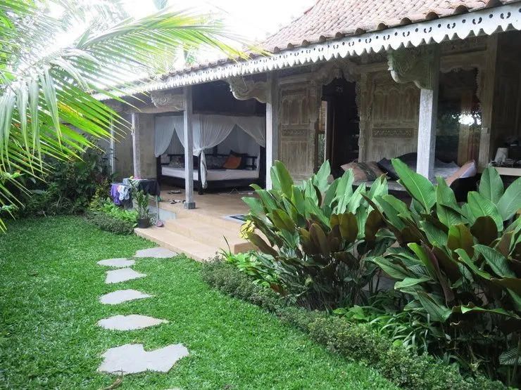 Tasha's house in Ubud, Bali. Low rent for beautiful housing in Bali means living in luxury!