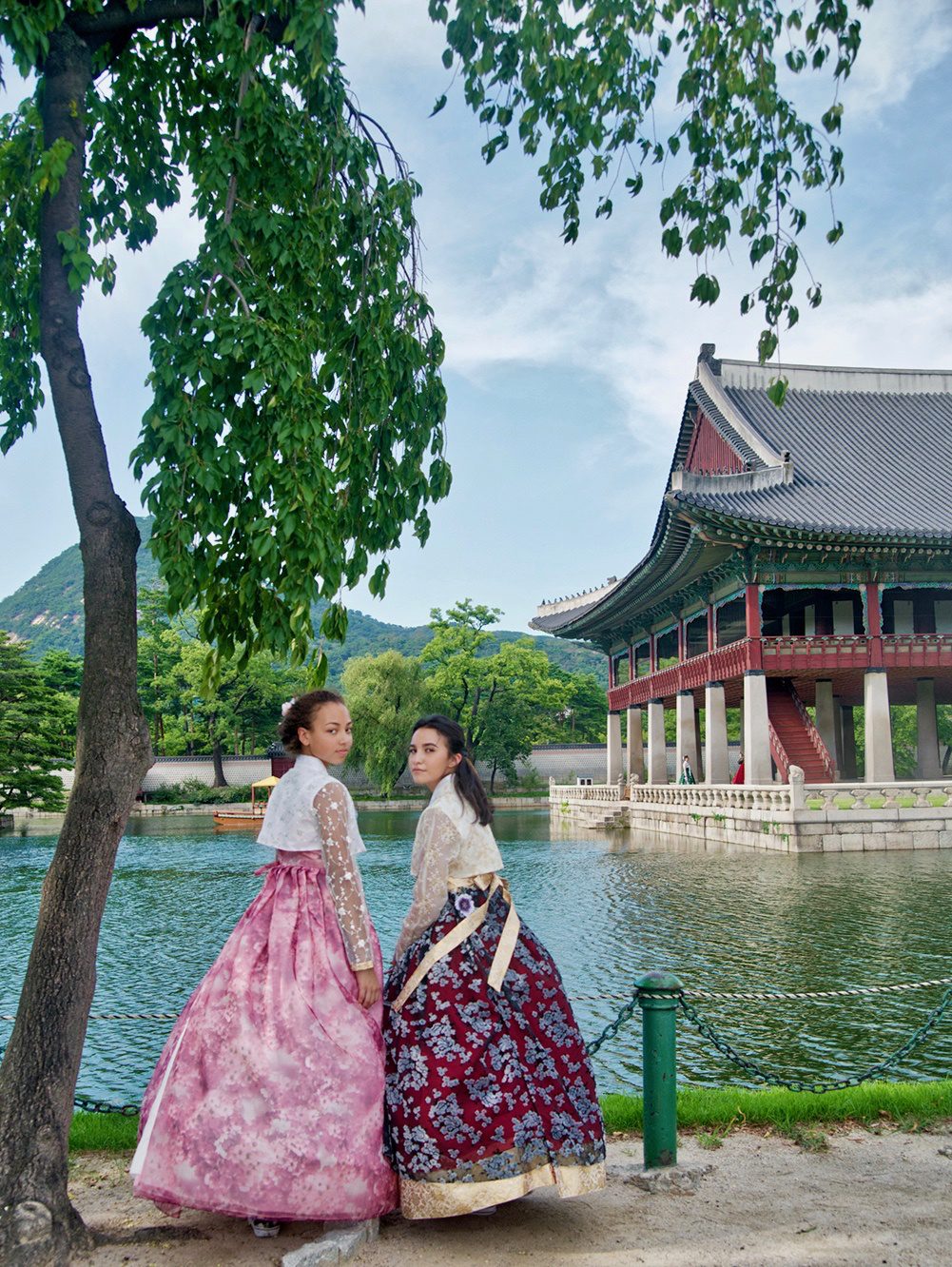 Hanbok dress in Seoul, South Korea. Family travel expert tips and multicultural education resources and books from a woman traveling the world with her kids and active duty military husband.