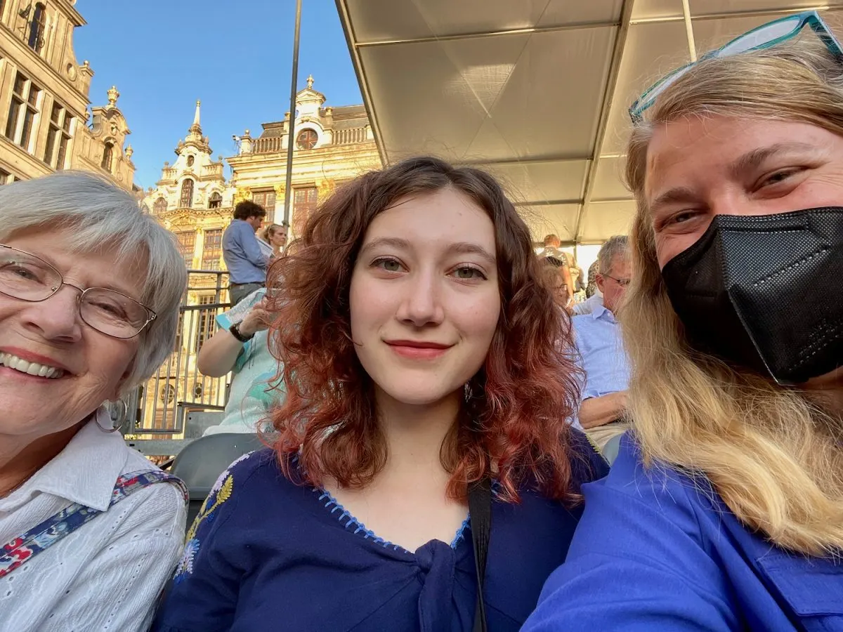 Julia's mom and daughter joined her at the Ommegang Festival at Grand Place, Brussels.